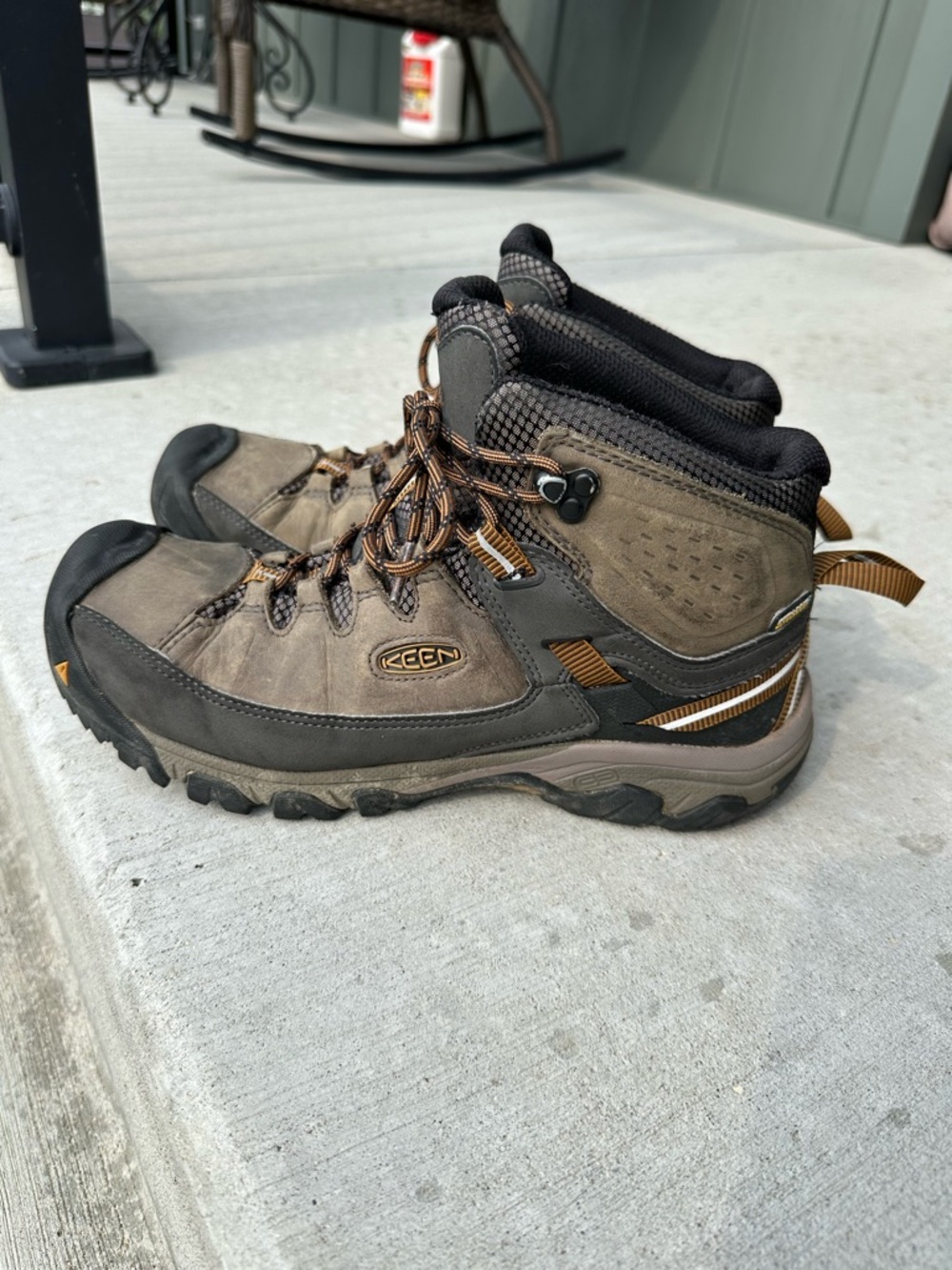 KEEN Targhee II Mid Waterproof Hiking Boots Men’s 10.5 Wide Brown Trail